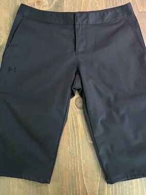 Under Armour Women's Golf Capri Bermuda, Casual Pants Shorts Black Size 4